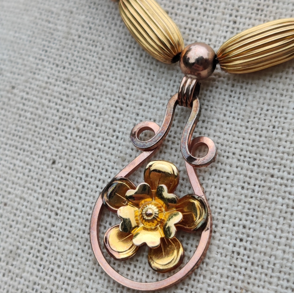 Antique 12k GF LSCO (Louis Stern Co.) flower pendant necklace - Picture 4 of 9